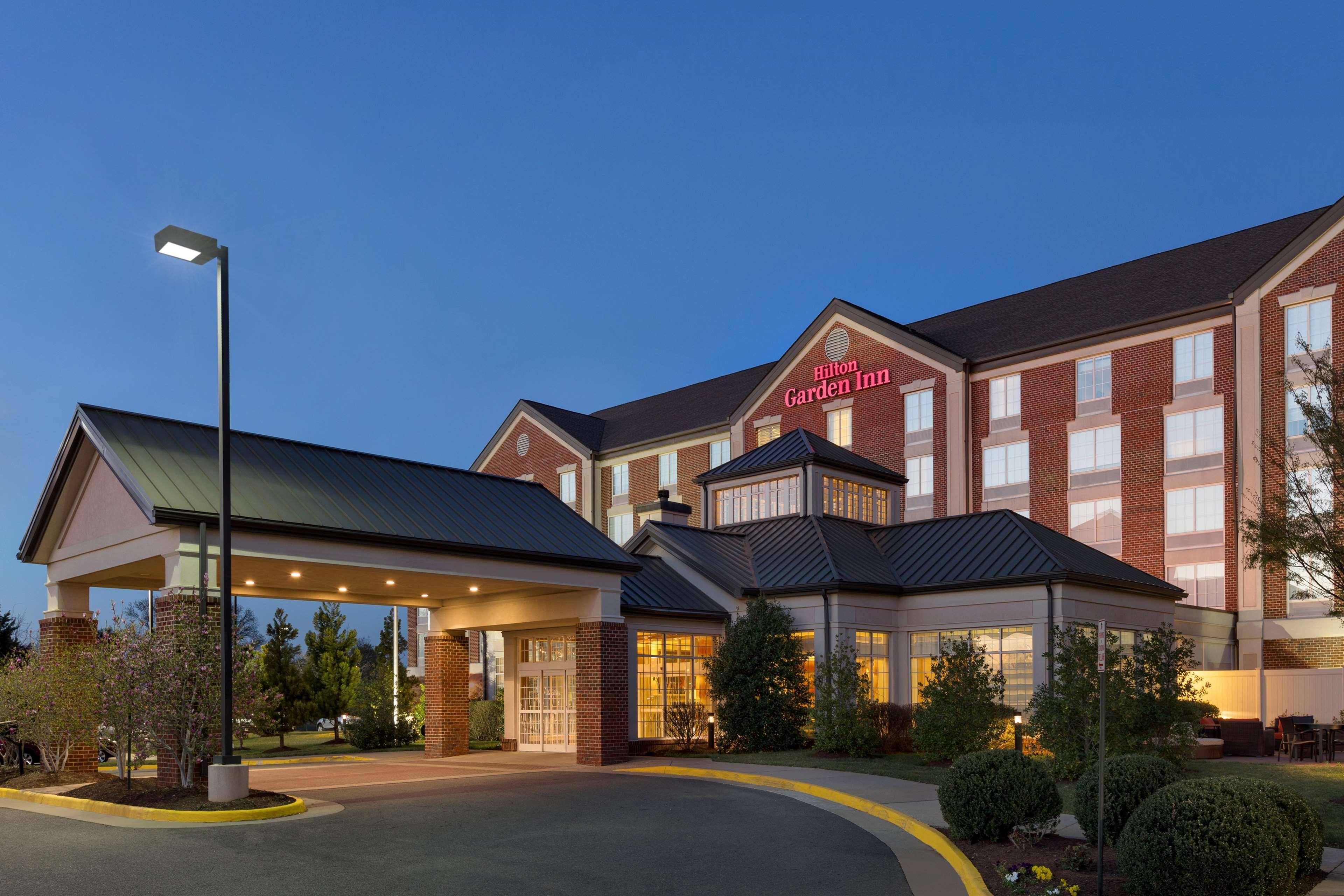 Hilton Garden Inn Fredericksburg Exterior photo