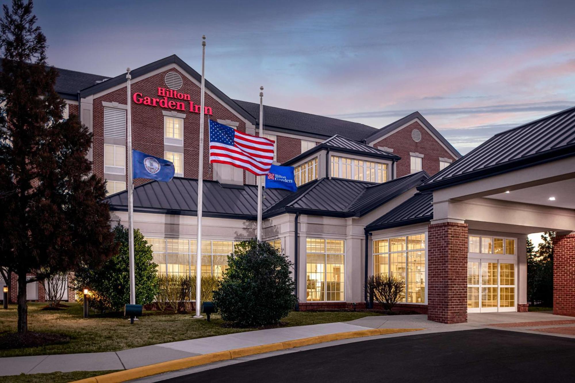 Hilton Garden Inn Fredericksburg Exterior photo